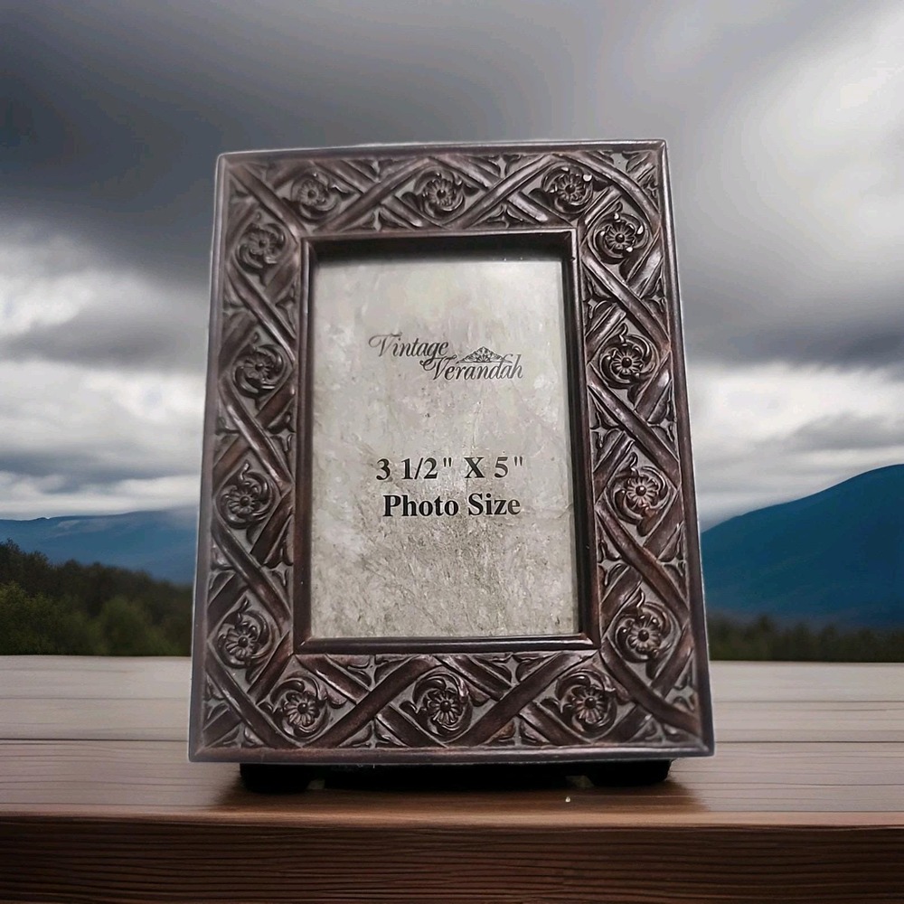 VINTAGE VERANDAH Photo Frame Rose Lattice Carved Resin Picture Free standing